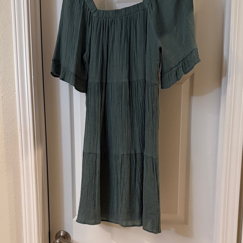 Women's Green Square-Neck Tiered Dress